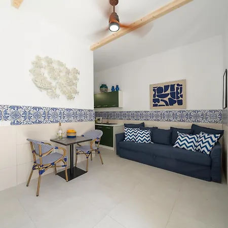 Casa Laranja Promenade Patio *